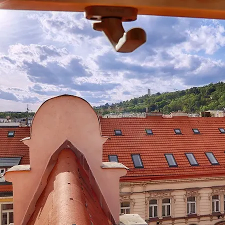 Rooftop Appt With Castle View & Terrace Апартаменты *