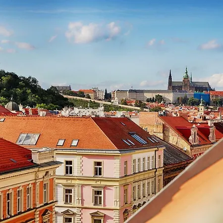 Апартаменты Rooftop Appt With Castle View & Terrace *