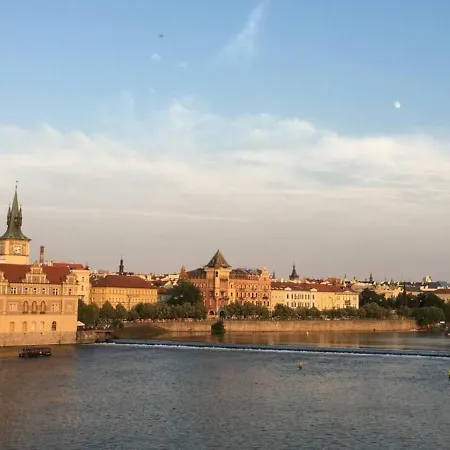 Rooftop Appt With Castle View & Terrace Apartamento Praga